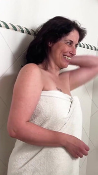 O Matură Superbă Futută Tare. Emmita Smiles Se Cu Un Mușchi Pe Pepeporn