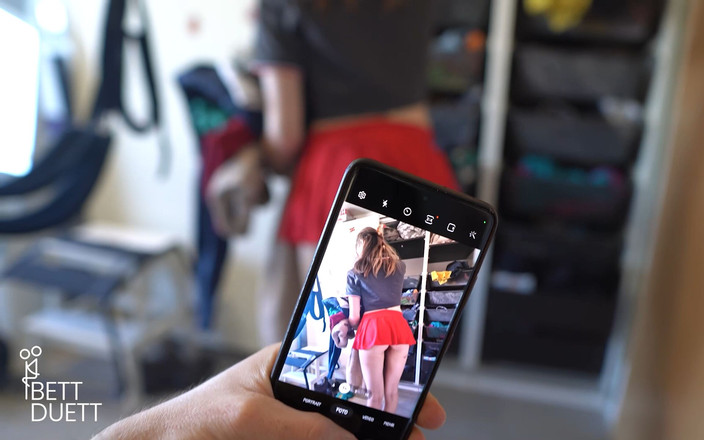 BettDuett: Teman lelaki mahu memancut mani dan berkongkek!