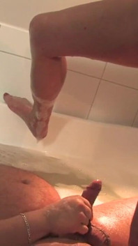 Bathroom action with some squirt