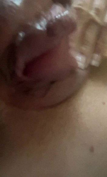 Mixkitten: Menggesel pepek saya yang basah besar dipam