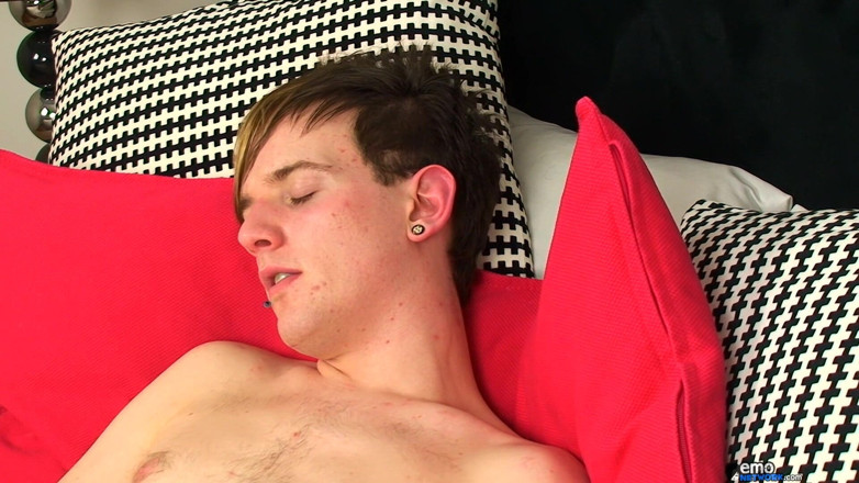 Homo Emo: Emo Boy Lucas Has a Big Dick to Stroke