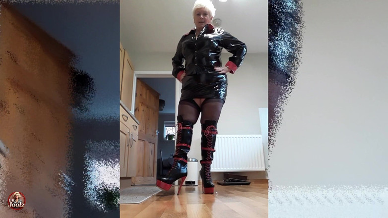 Uk Joolz: Pepek dalam but