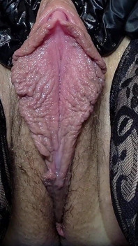 Fat Juicy MILF Pussy Upclose Thick Thighs Masturbation