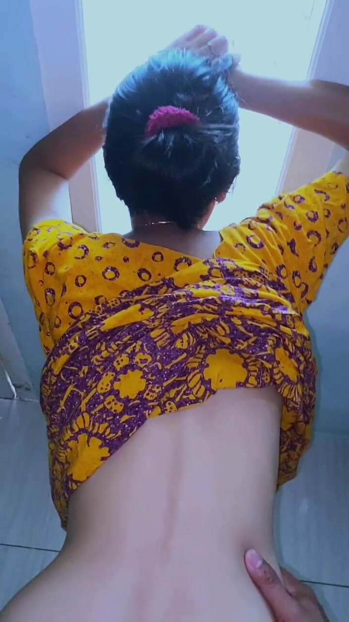 Bella Ivanka: Cette jeune femme adore squirter dans sa chatte