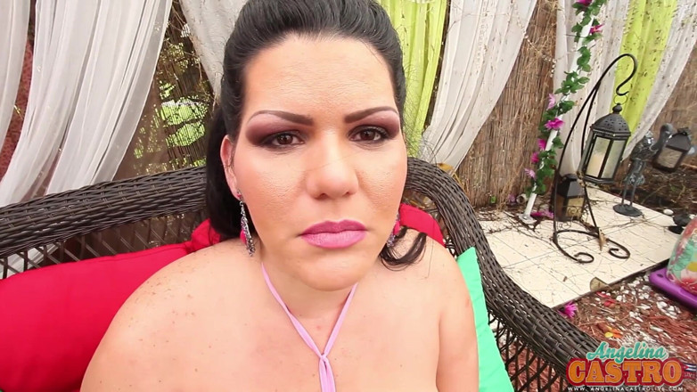 Angelina Castro: Angelina Castro memberikan blowjob terbaik!!