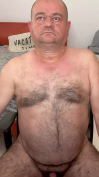 De olho na vizinha bonita ...