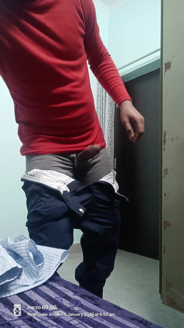 Rajasthani-old-lover: 印度德西男人与继父和警察uncel继父和军官一起享受淋浴和户外公园