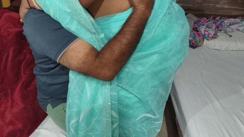 BadMash_Bhabhi: Bhabhi's friend fucked the village Bhabhi well by making her...