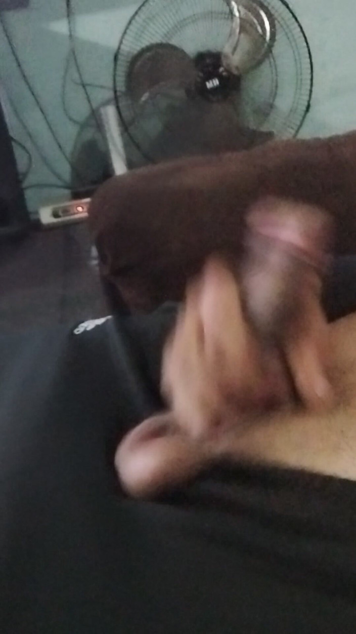 AlexAlejandro13: Hombre Busca Sentir Placer