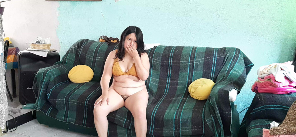 Oriane_Suck_Roses: Využili jsme toho, že moje tetička tam nebyla, šukali jsme velmi lahodně