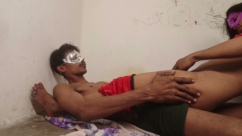Desicouple9: Desi Couple Extreme - Masked Wife in Riding Hard Doggy Fucking