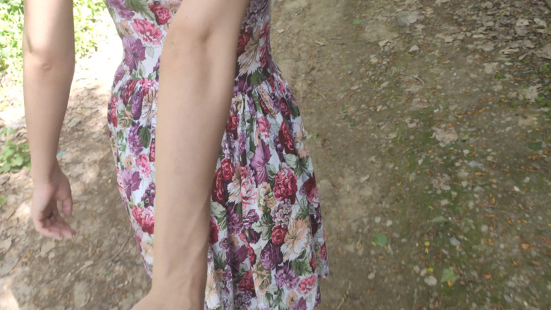 AnGelya G: Lifted Her Skirt at Outdoors and Sucked Park