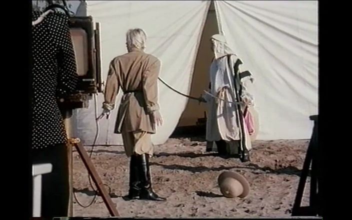 Vintage megastore: Sexy vintage erotische scènes van mooie tienermeisjes en rondborstige milfs...