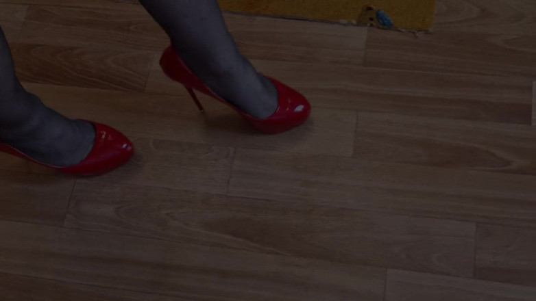 Milosbroz: Camminare con i tacchi rossi