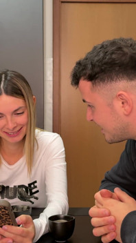 Influencer Stays on Foot After the Car Doesn't Start Anymore Luckily She Finds a Guy Who Takes Her Home and Fucks Her
