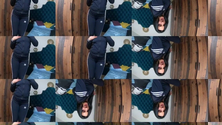 MilfyCalla: Nosím starou páchnoucí péřišovou bundu... Jsi na mě připraven?