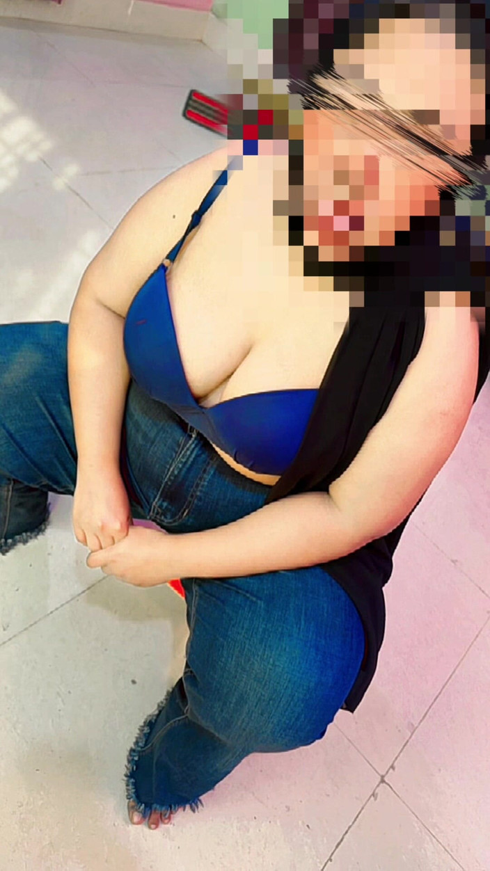 Aria Mia: Moslima Arabische schattige bbw hete universiteitsmeisje kleedt zich uit en...