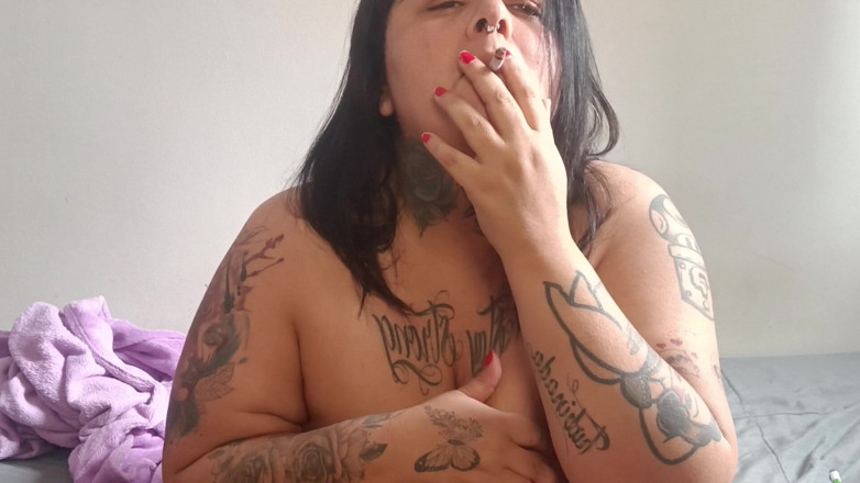 Mary Jhuana: BBW Smoke Fetiš: Smyslné robe Tease v POV