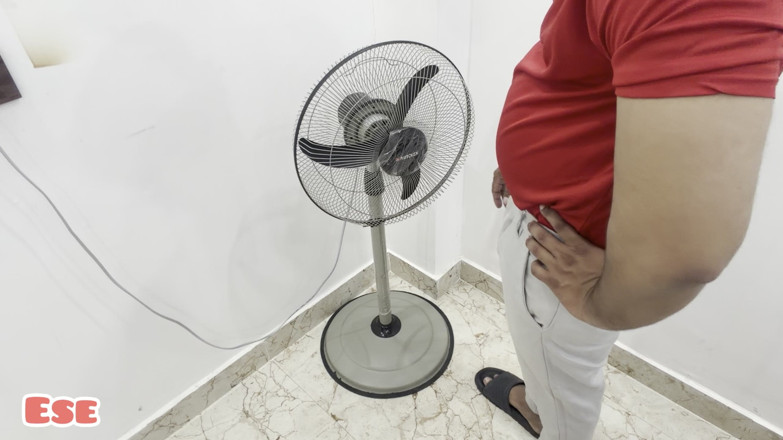 Sammy Sins: Desi electrician ha visto la figa di Alisha Bhabhi e...