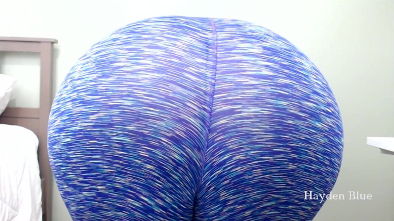 Hayden Blue: Istruzioni per masturbazione per il mio culo grosso in pantaloni...