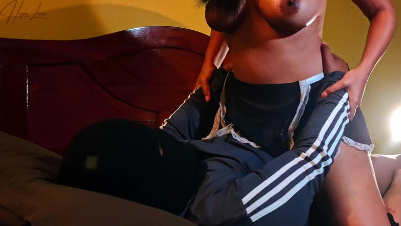 Hope Love: Man neukt zijn meid hard in een huis.