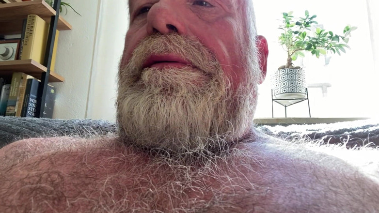 Exhibitionistman: , tüylü yaşlı ayı kalın pistonunu mastürbasyon yapıyor.