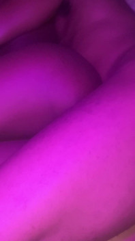 Sexy ebenová teenagerka šuká koule deep hardcore šukání Těsná šťavnatá kundička