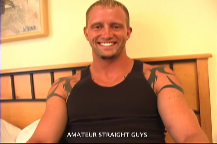 Jay's Amateur Straight Guys: 凯在他的所有直，辉煌的荣耀！ 这个破了的直男需要口交和一些现金！