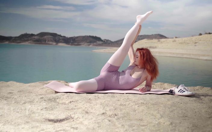 Sheryl X: Yoga som sträcker sig på en sjö