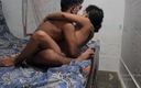 Romantic Indian Girlfriend: Caliente novio y novia en dormitorio