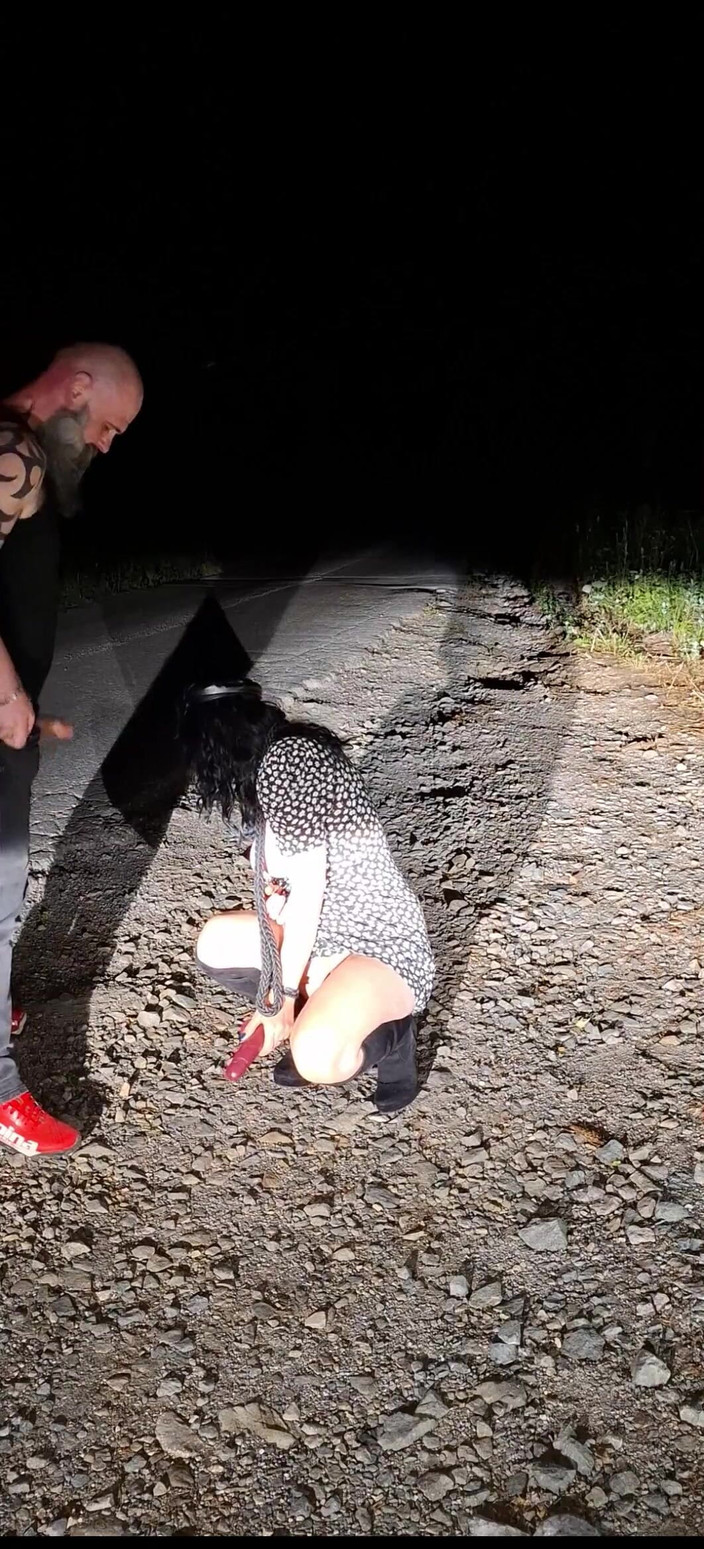 Toilet Mommy: Brudna babcia dziwka sprawia, że spuszczam się w usta