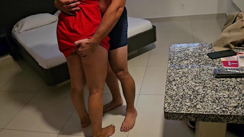 Casada Liberada griffin: Gece kulübünde arkadaşına verdiği çekici ve yaramaz eş, cuckold gururla kornayeti...