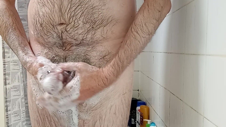 Rockardglans: Hraní, honění, stříkání ve sprše celé video
