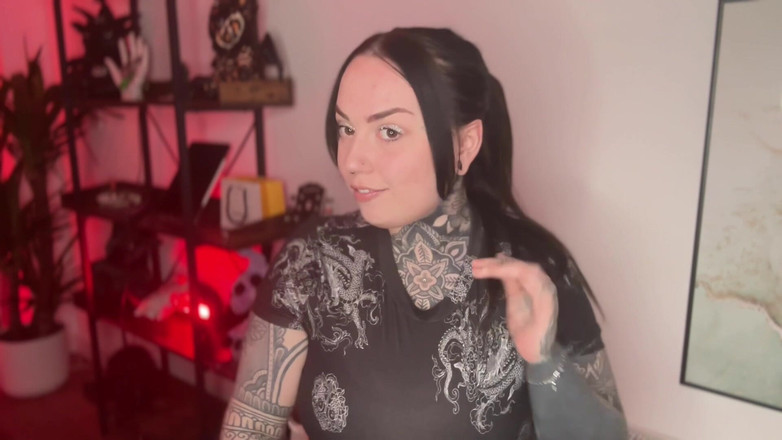 Miss Valentina: Menace-fantasme interactif