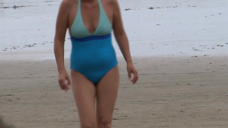 Ardientes69: Je m’excite sur la plage et j’emmène le meilleur ami...