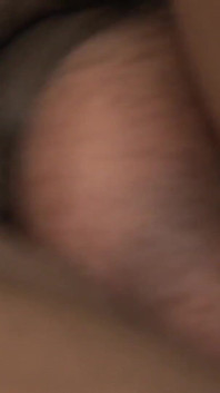Alexander xxx ebenová kůže šuká černého ptáka, který si užívá sperma
