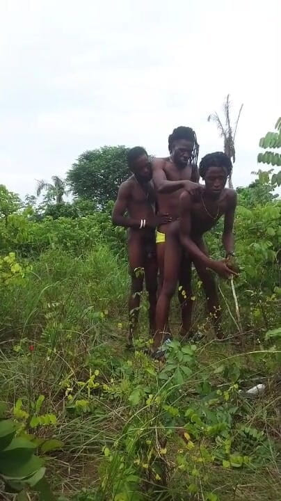 Porchey: Threesome Dealing in the Bush
