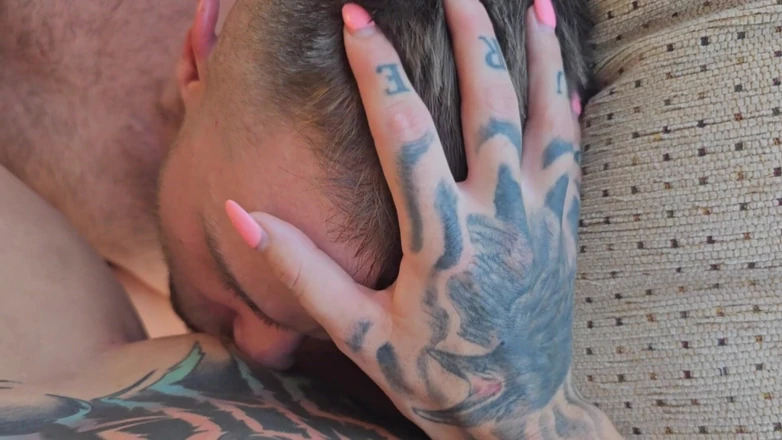 Yourfavecumslut: Ho beccato il mio ragazzo a tradire con il mio...