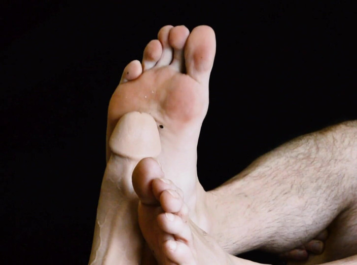 Cam Crest: Hot Foot Job with Dirty Talk