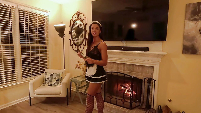 littlebuffbrunette: Schmutziges zimmermädchen macht mehr als nur das putzen