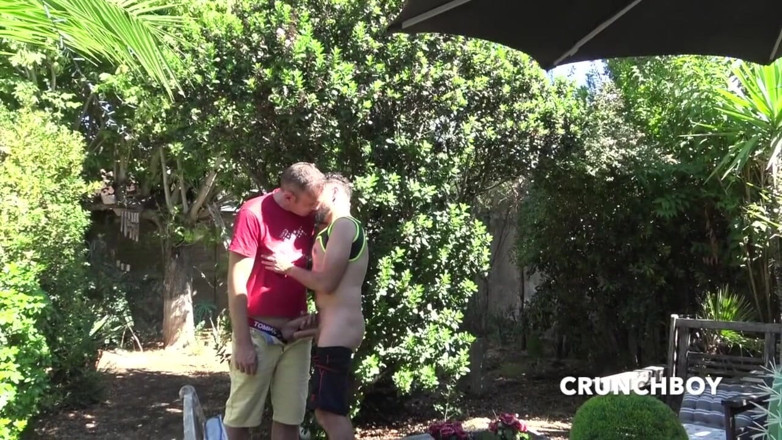 Amazing porn bareback private club: Video met Marco Rusk rauw gebruikt door in park door 2...