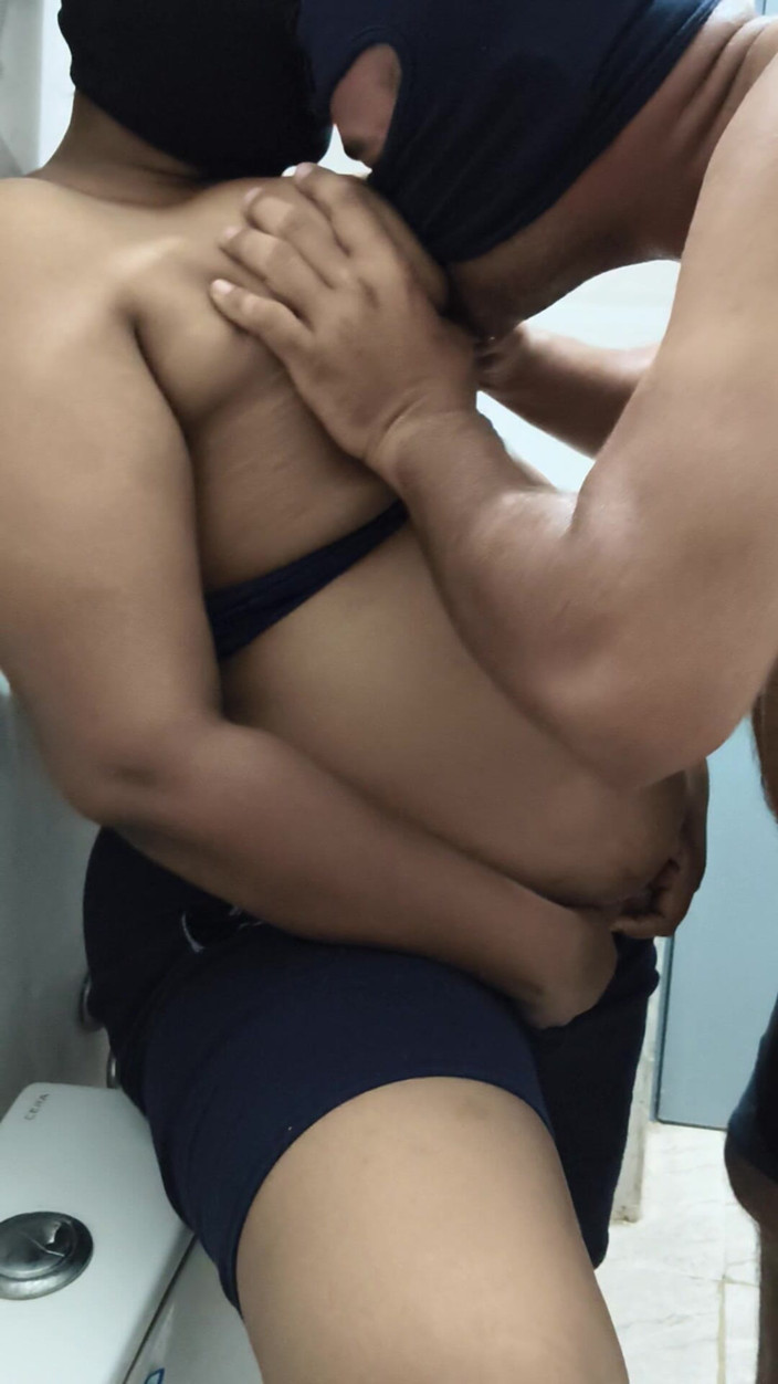 Angel couple: Mijn stiefdochter zei in de badkamer dat ik het goed...