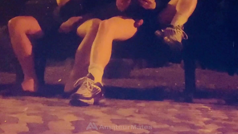 AmateurMates: Los Chicos Heterosexuales Cachondos Se Ponen Curiosos Por La Noche