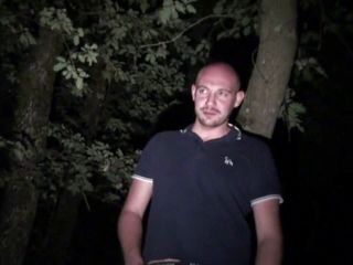 Gaybareback: Twink straffas av mogen i kryssskog på natten