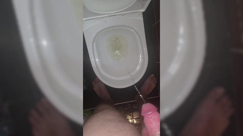 Jimbob Star GAY: Jimbob Pissar i toalett