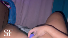 sofiasexxx: MI MASTURBO CON UN'APP SUL MIO CELLULARE