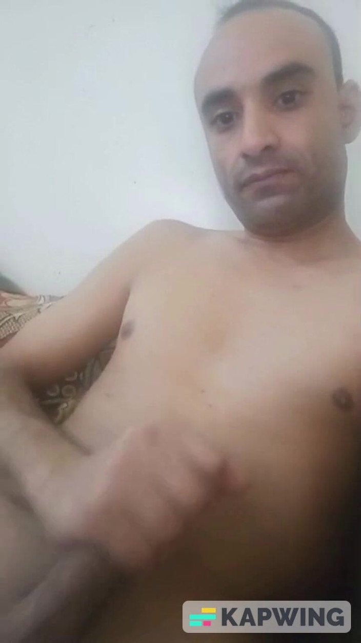 Mohammed Omar Mohammed Azzan: 性感的鸡巴试图自慰