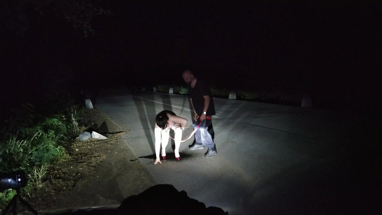 Toilet Mommy: बूढ़ा सुअर विकृत मूतना ग्रीष्मकालीन सेक्स आउटडोर