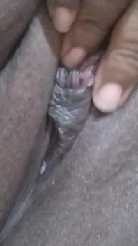 La mia piccola figa vuole il cazzo