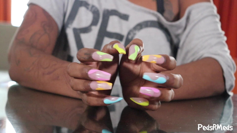 PedsRMeds: Фенікс Asmr постукування нігтями